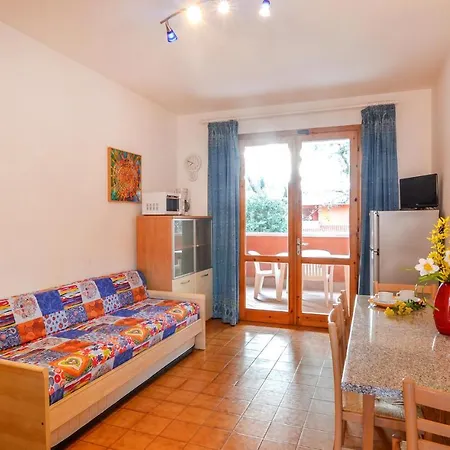 Apartment Amazing In W/ Outdoor Swimming Pool, Outdoor Swimming Pool And 2 Bedrooms
