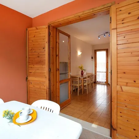 아파트 Amazing In W/ Outdoor Swimming Pool, Outdoor Swimming Pool And 2 Bedrooms *