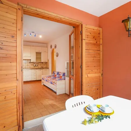 Amazing In W/ Outdoor Swimming Pool, Outdoor Swimming Pool And 2 Bedrooms *